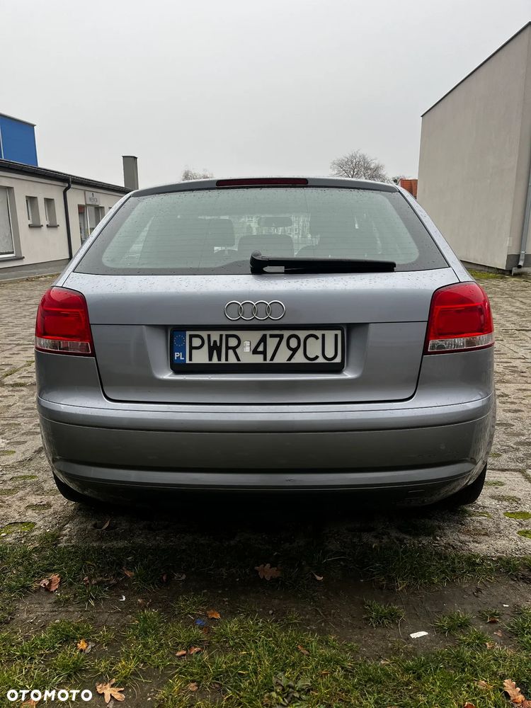 Audi A3 3-drzwiowe 1.6 Attraction - 4