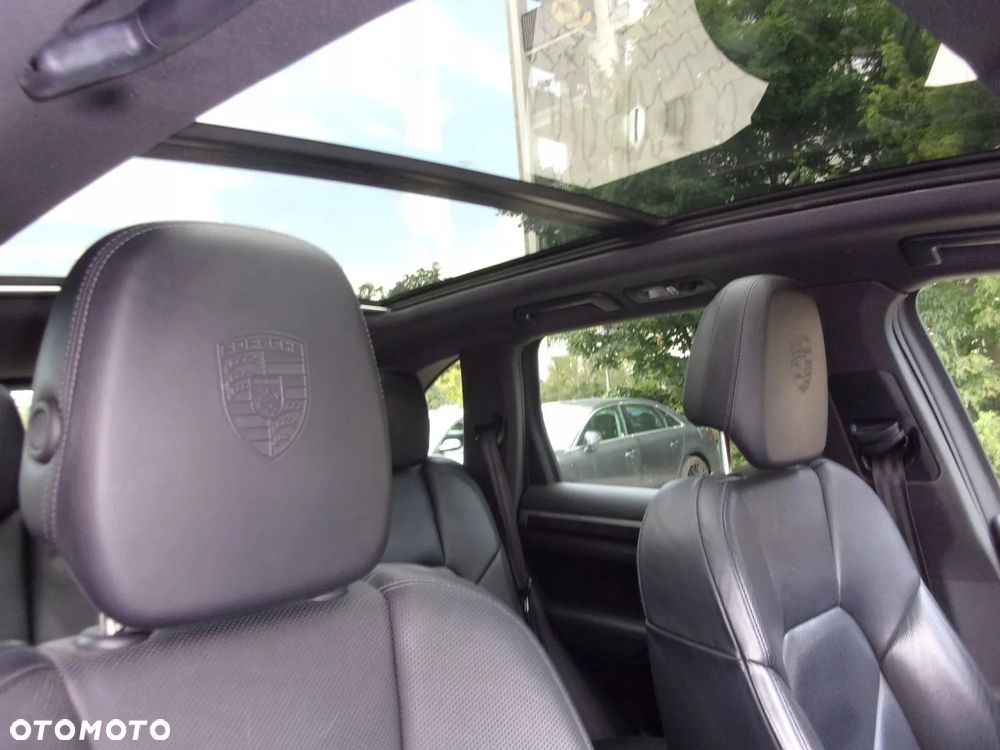 Porsche Cayenne Platinum Edition - 16