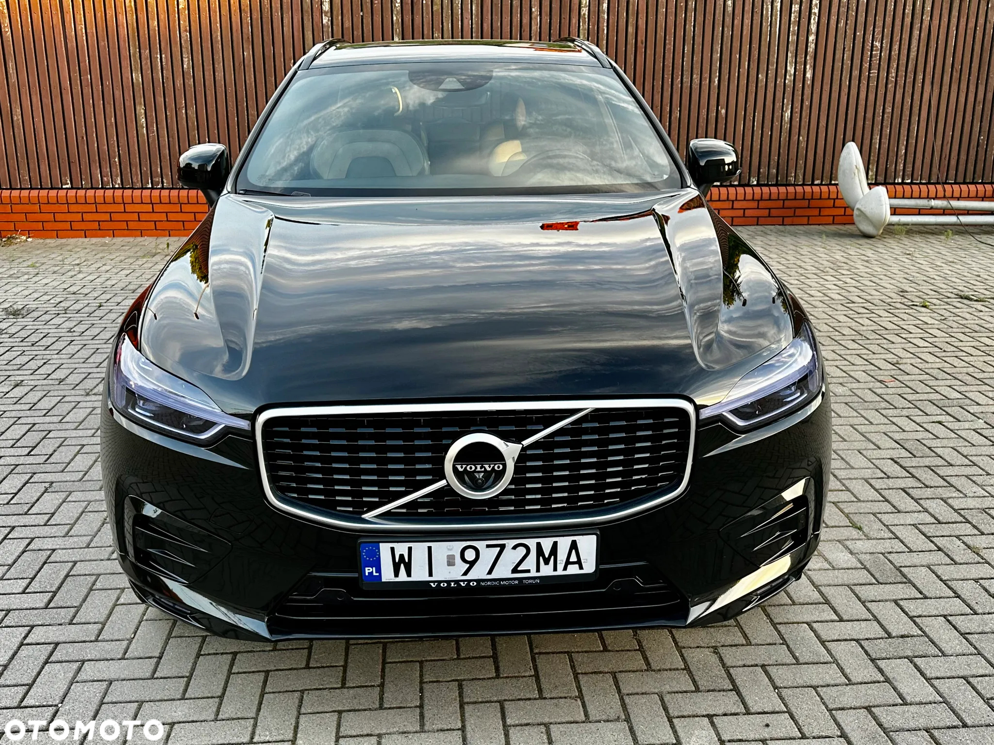 Volvo XC 60 B4 D AWD R-Design - 2