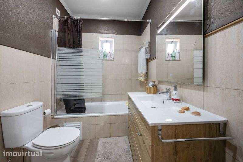 Apartamento T2+1 renovado Charneca Caparica - Grande imagem: 2/12