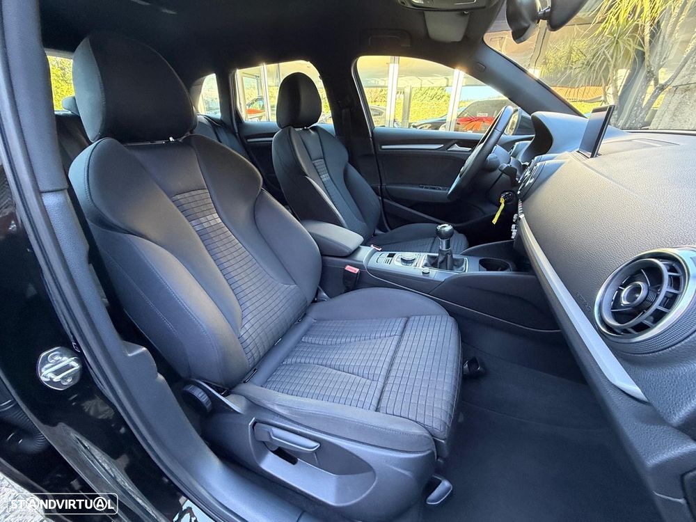 Audi A3 Sportback 1.6 TDI S-line - 23