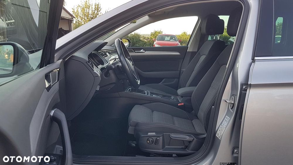 Volkswagen Passat 2.0 TSI Business DSG - 22