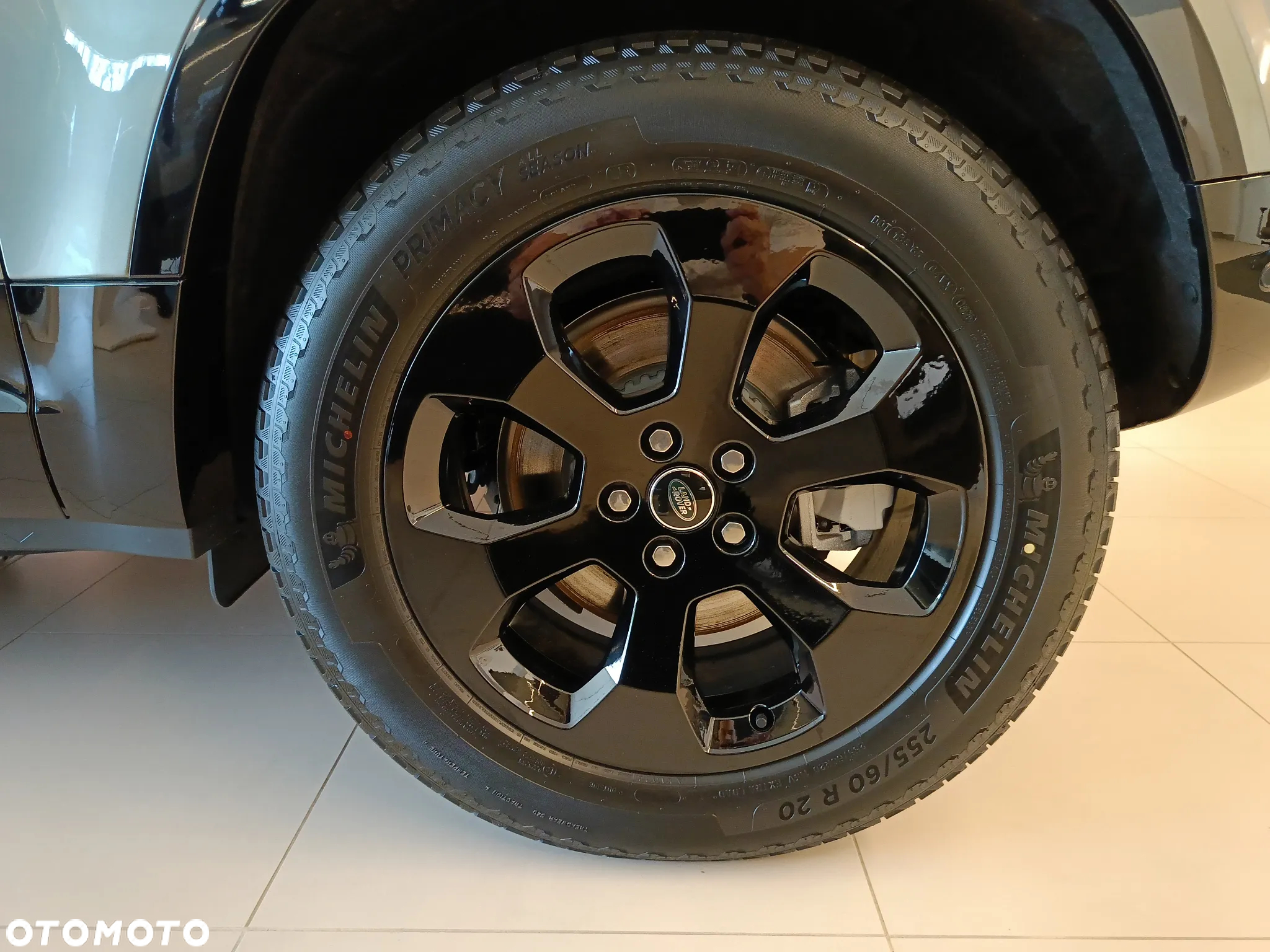 Land Rover Defender - 7