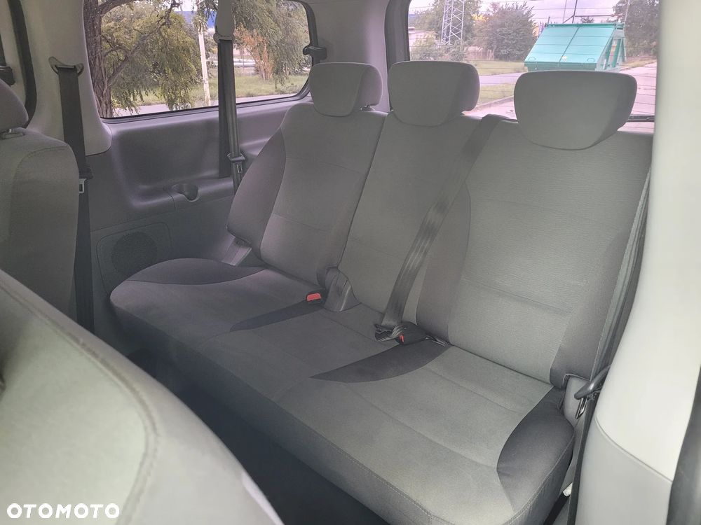 Hyundai H-1 2.5 CRDi Premium - 12