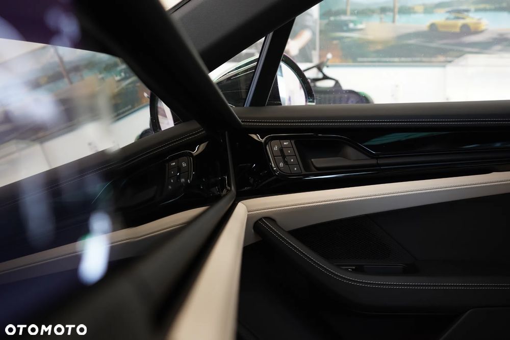 Porsche Panamera - 15