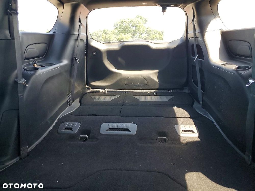 Chrysler Pacifica - 12