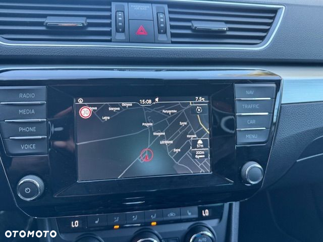 Skoda Superb 2.0 TDI DSG Premium Edition - 22