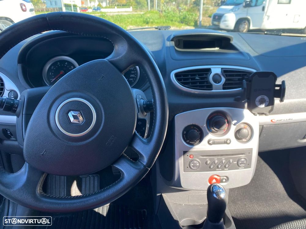 Renault Clio - 13