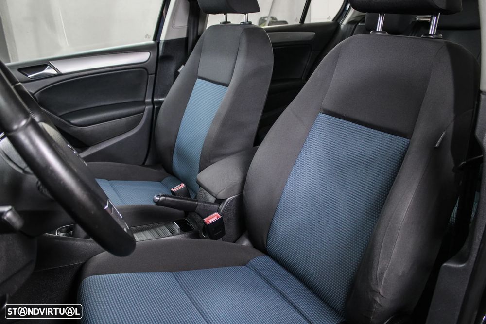 VW Golf 1.6 TDi Trendline BlueMotion - 8