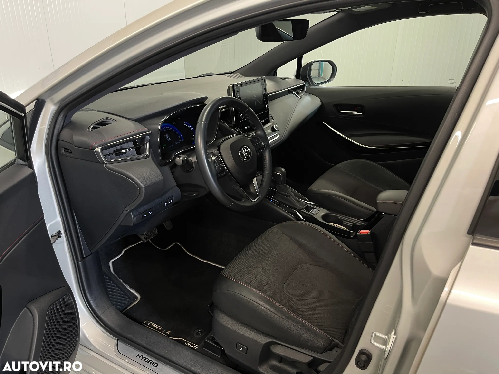Toyota Corolla 2.0 Hybrid Lounge - 5