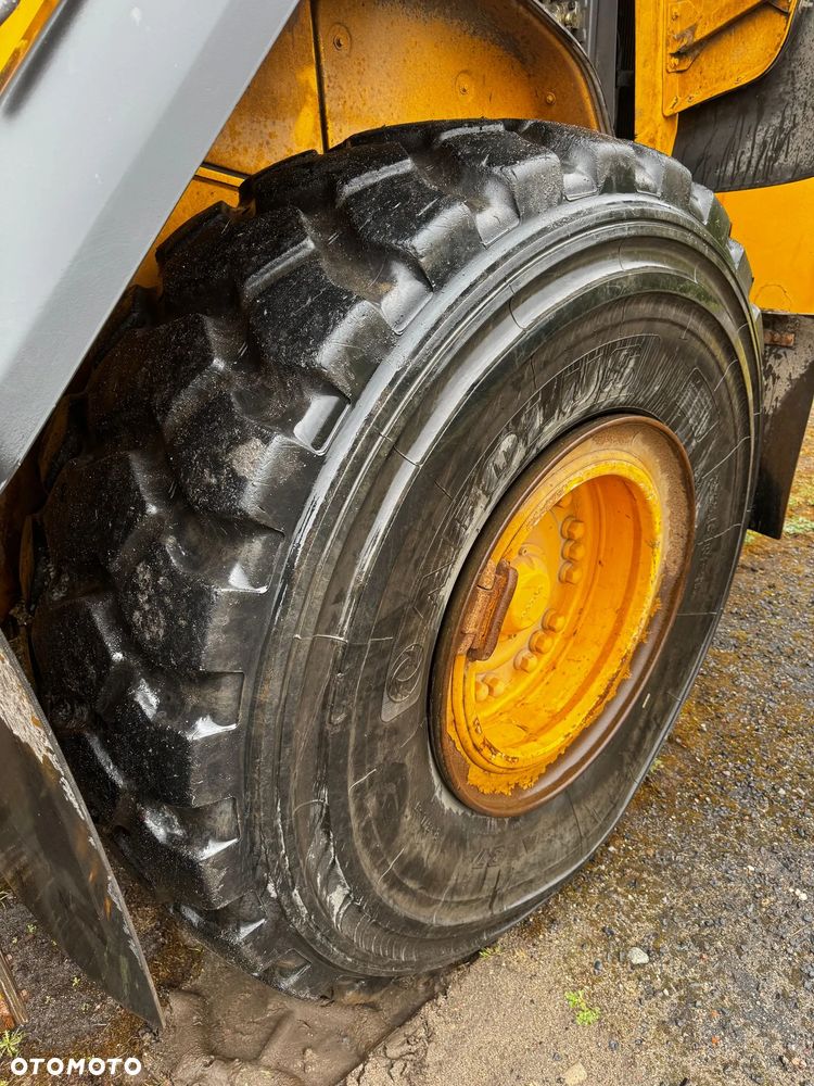 Volvo L120G - 9