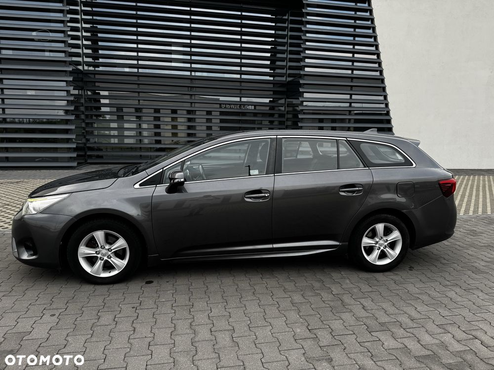 Toyota Avensis - 4