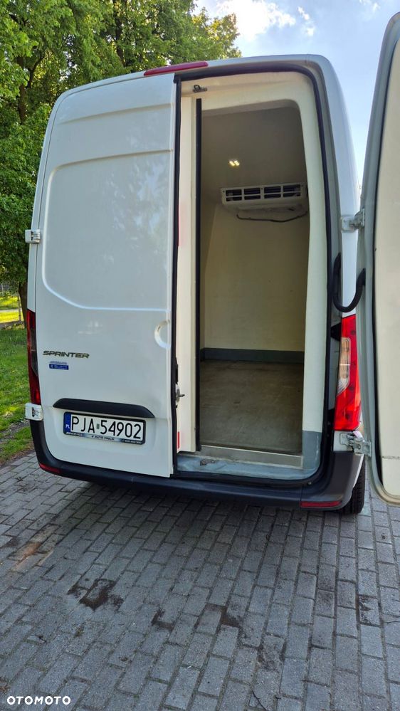 Mercedes-Benz Sprinter - 21