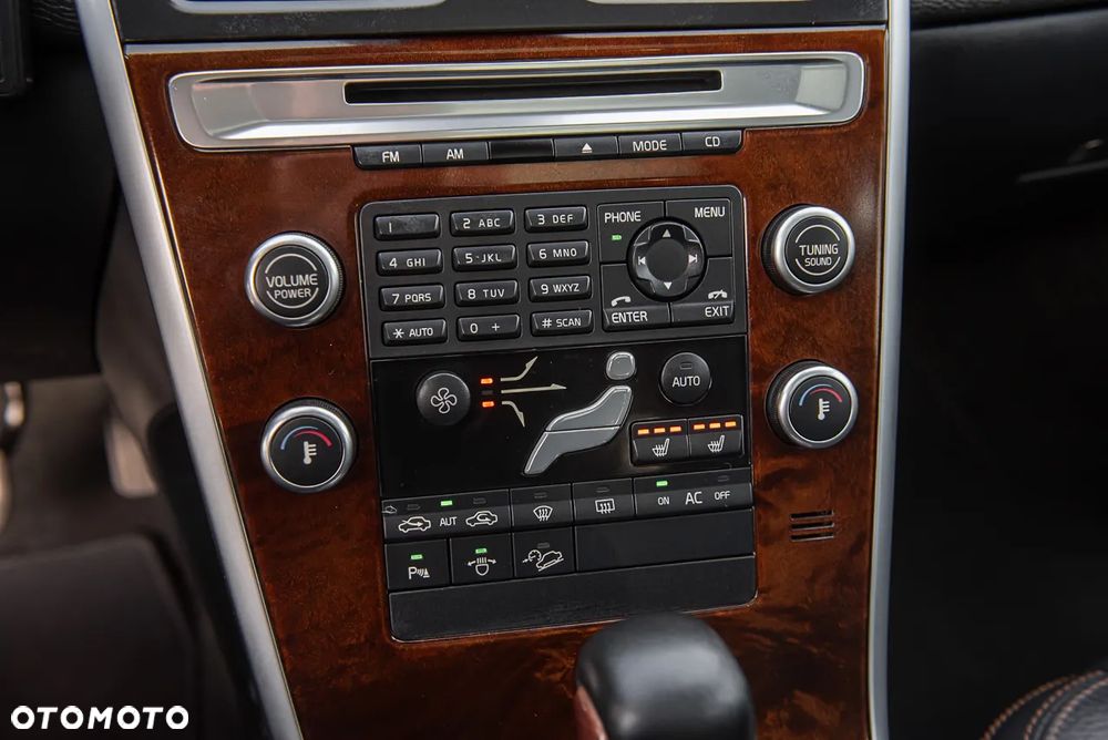 Volvo XC 60 T6 AWD Momentum - 23