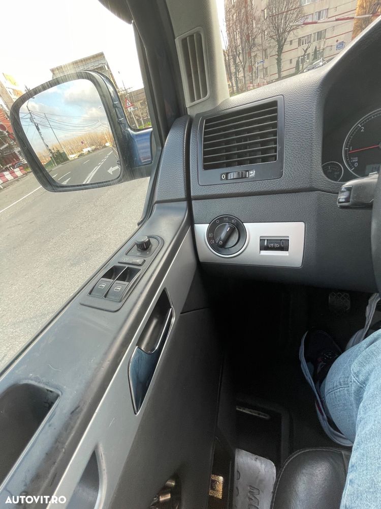 Volkswagen Multivan - 7