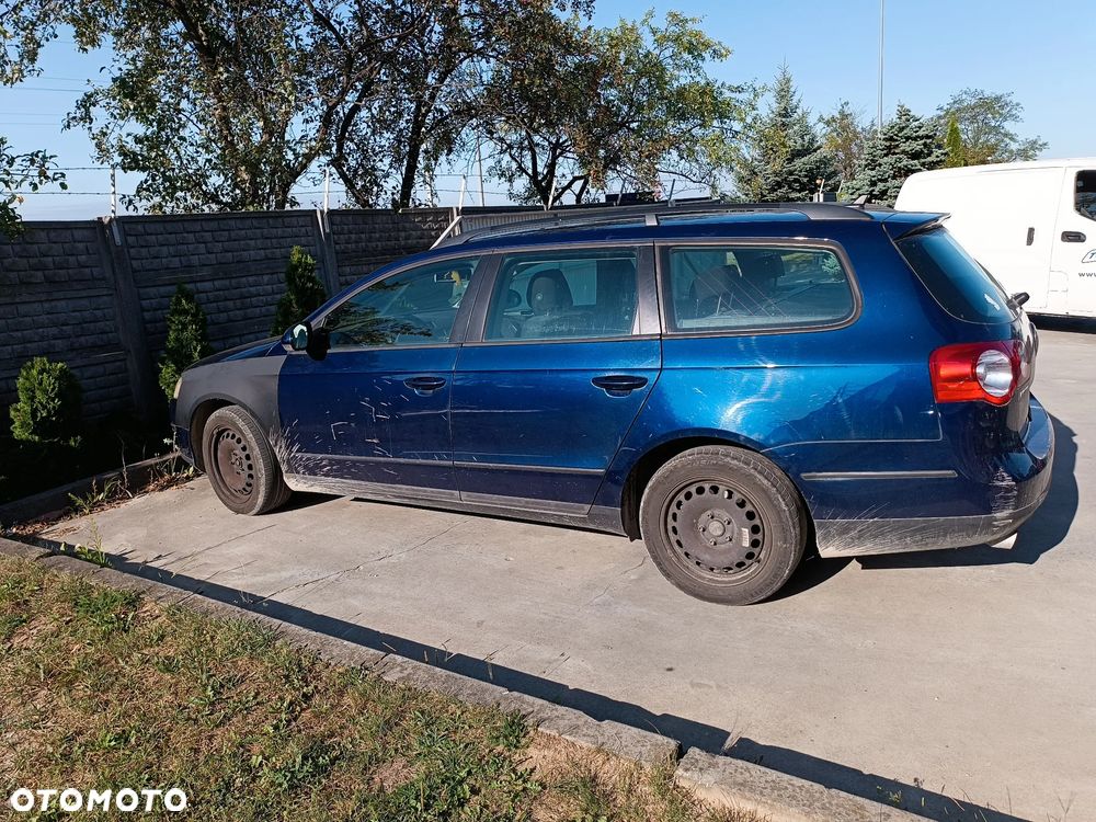 VW Passat B6 z silnikiem 1,6 FSI BLF i skrzynią manualną JJY kolor ozn. LD5Q - 3
