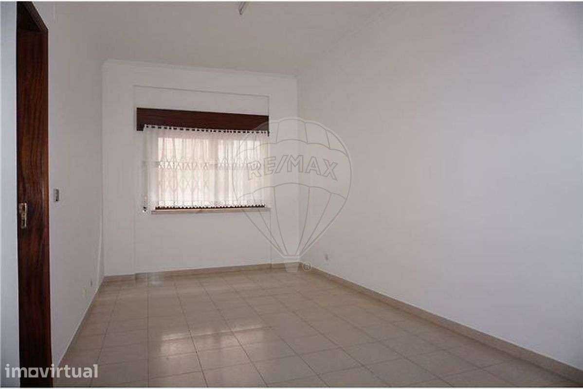 Apartamento T0 para arrendamento - Grande imagem: 2/10
