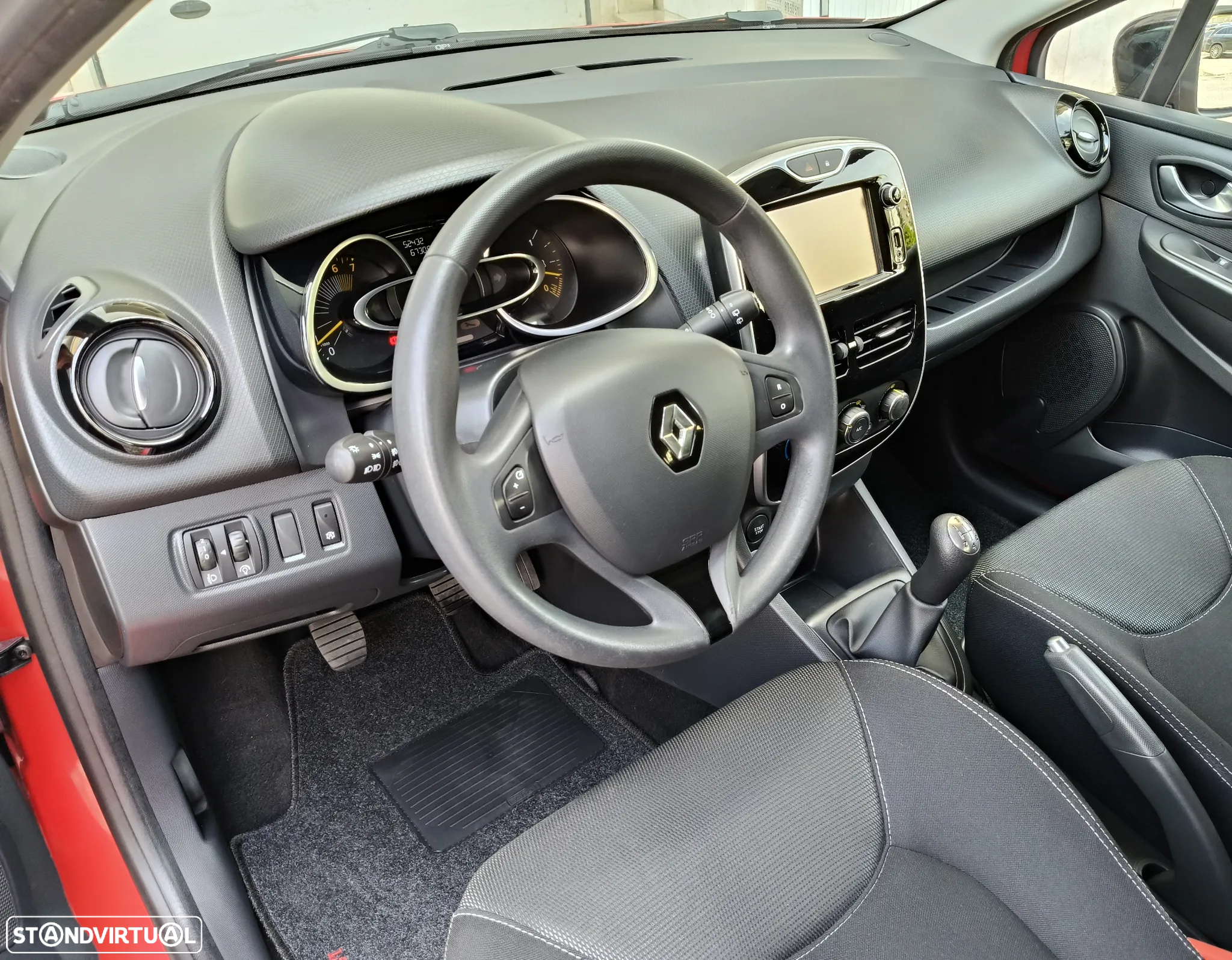 Renault Clio Sport Tourer 0.9 TCE Dynamique S - 10