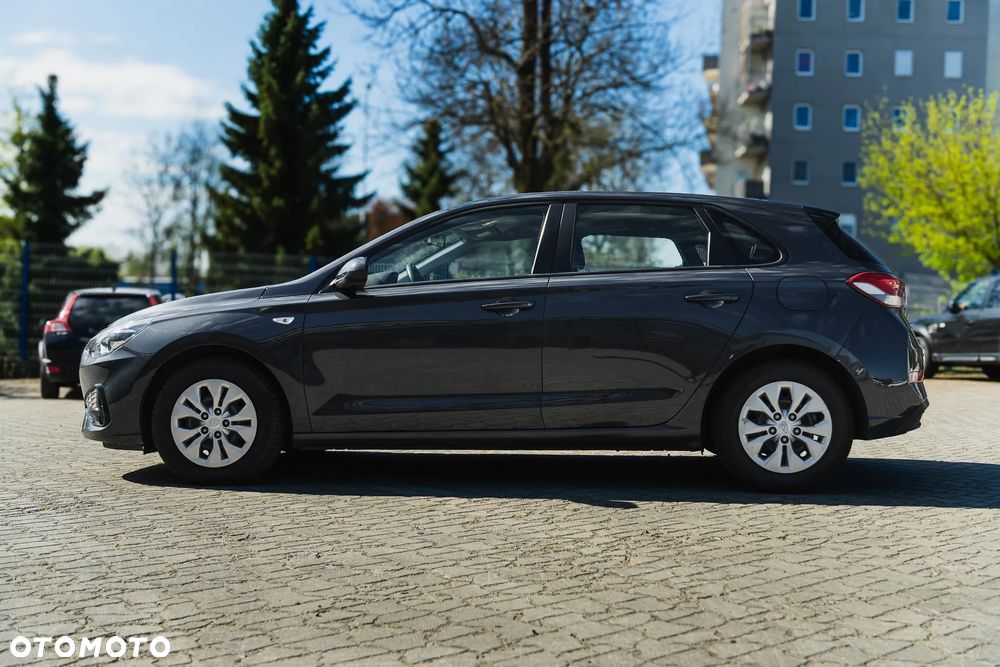 Hyundai i30 1.5 DPI Classic + - 7