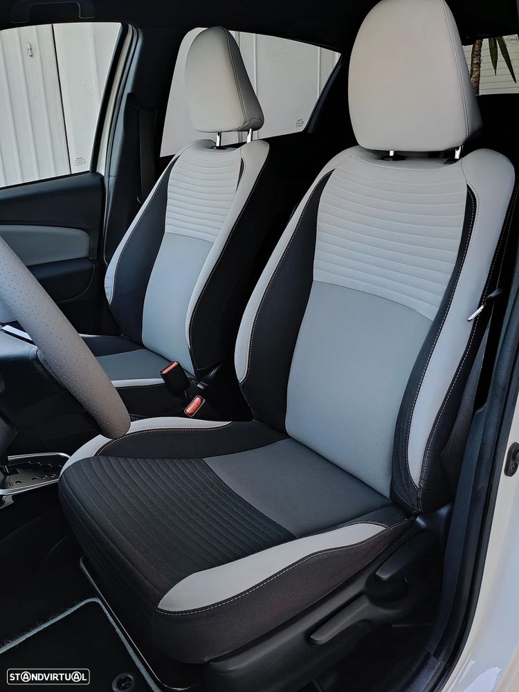 Toyota Yaris 1.5 HSD Comfort +P.Style+P.Techno — fotografia 33