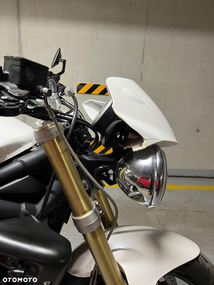 Triumph Street Triple - 8