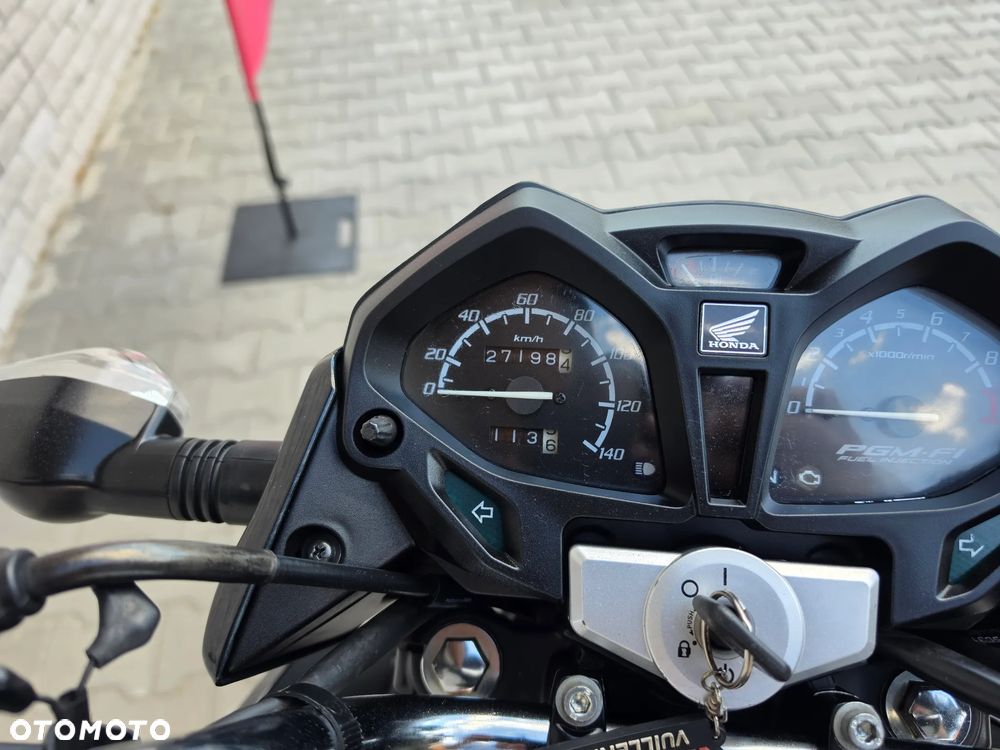 Honda CB - 12