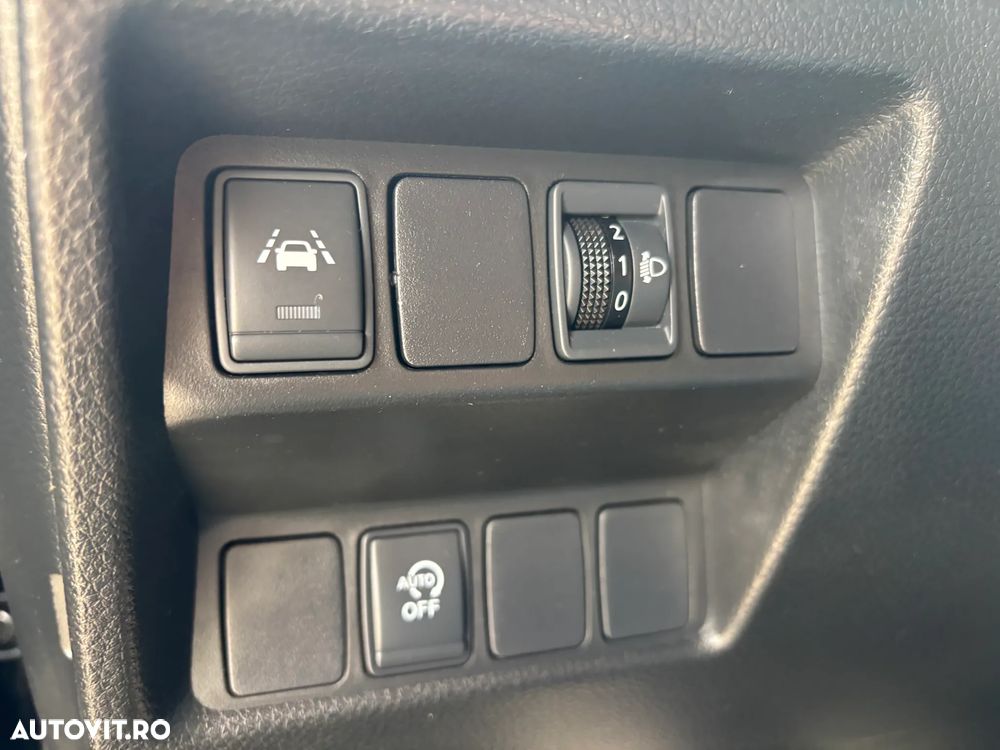 Nissan Qashqai 1.3 DIG-T ACENTA - 24