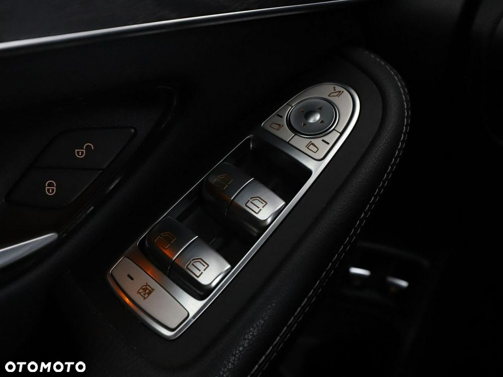 Mercedes-Benz GLC - 38