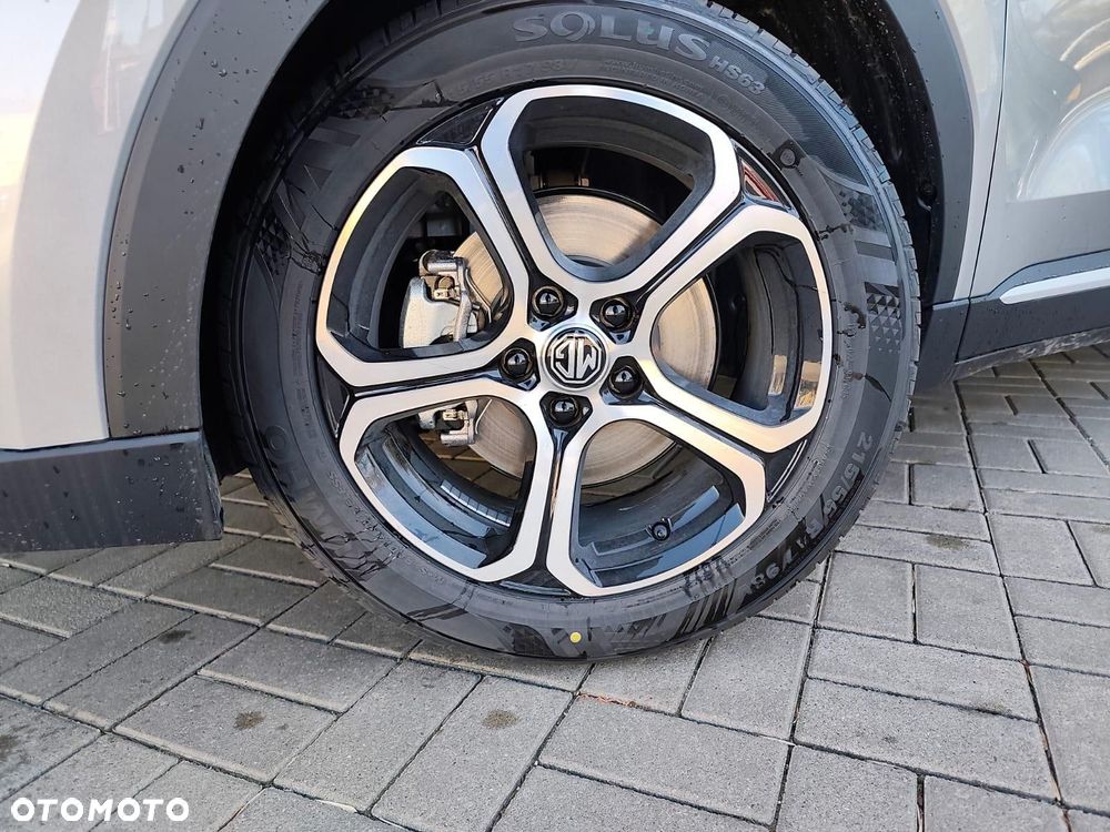 MG ZS Hybrid+ - 16