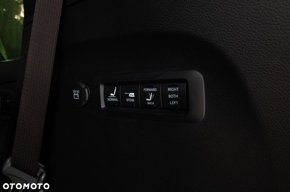 Chrysler Pacifica - 33