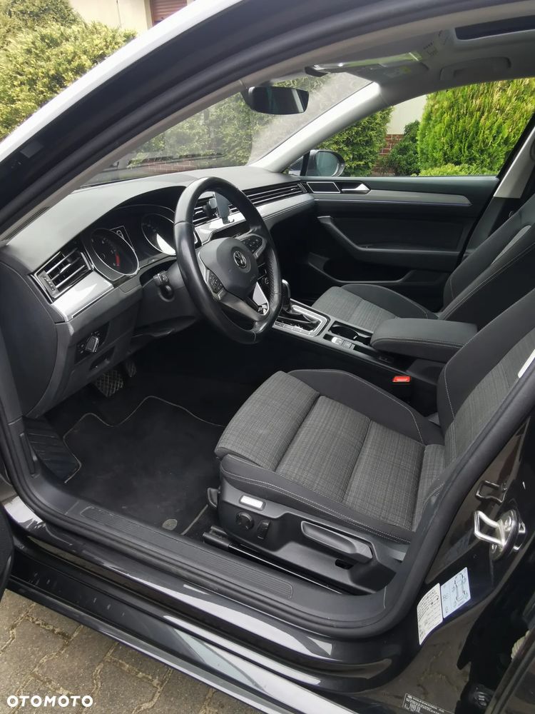 Volkswagen Passat 1.6 TDI SCR DSG Business - 18
