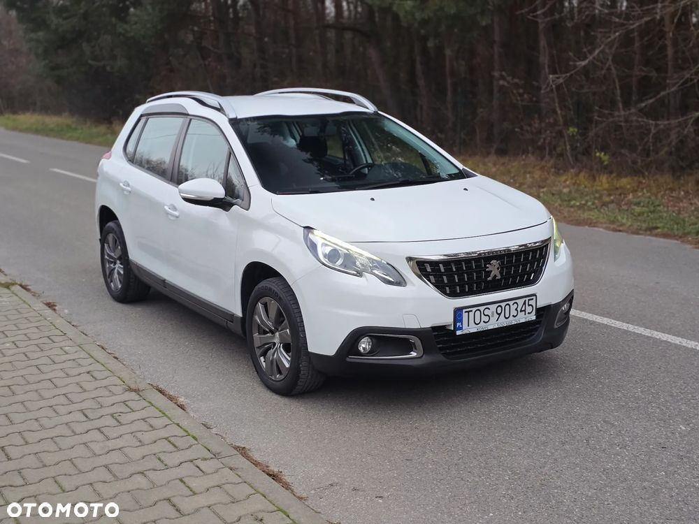 Peugeot 2008 BlueHDi 100 STOP & START Style - 11