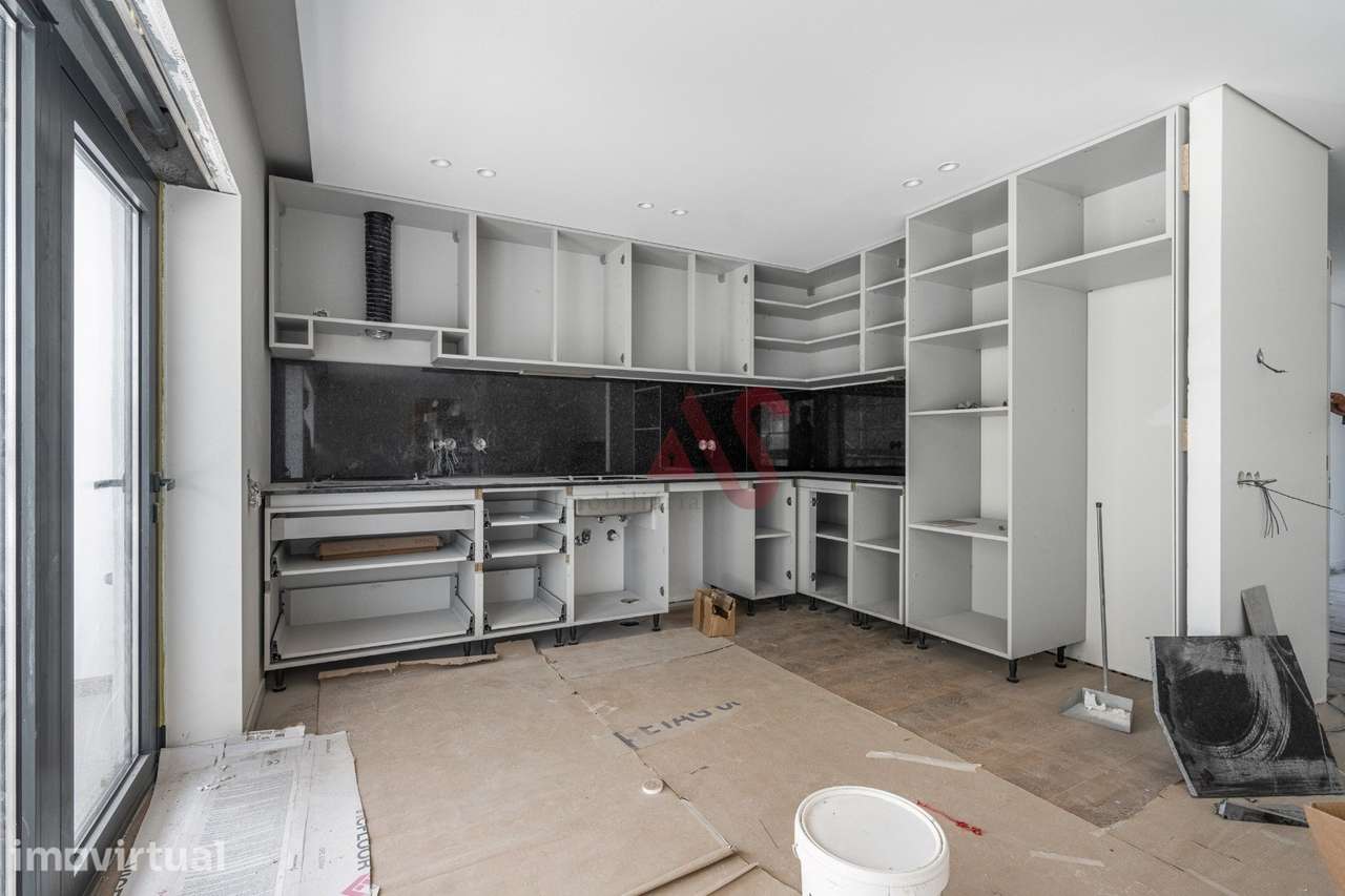 APARTAMENTO T2 NO CENTRO DE FELGUEIRAS - Grande imagem: 2/15