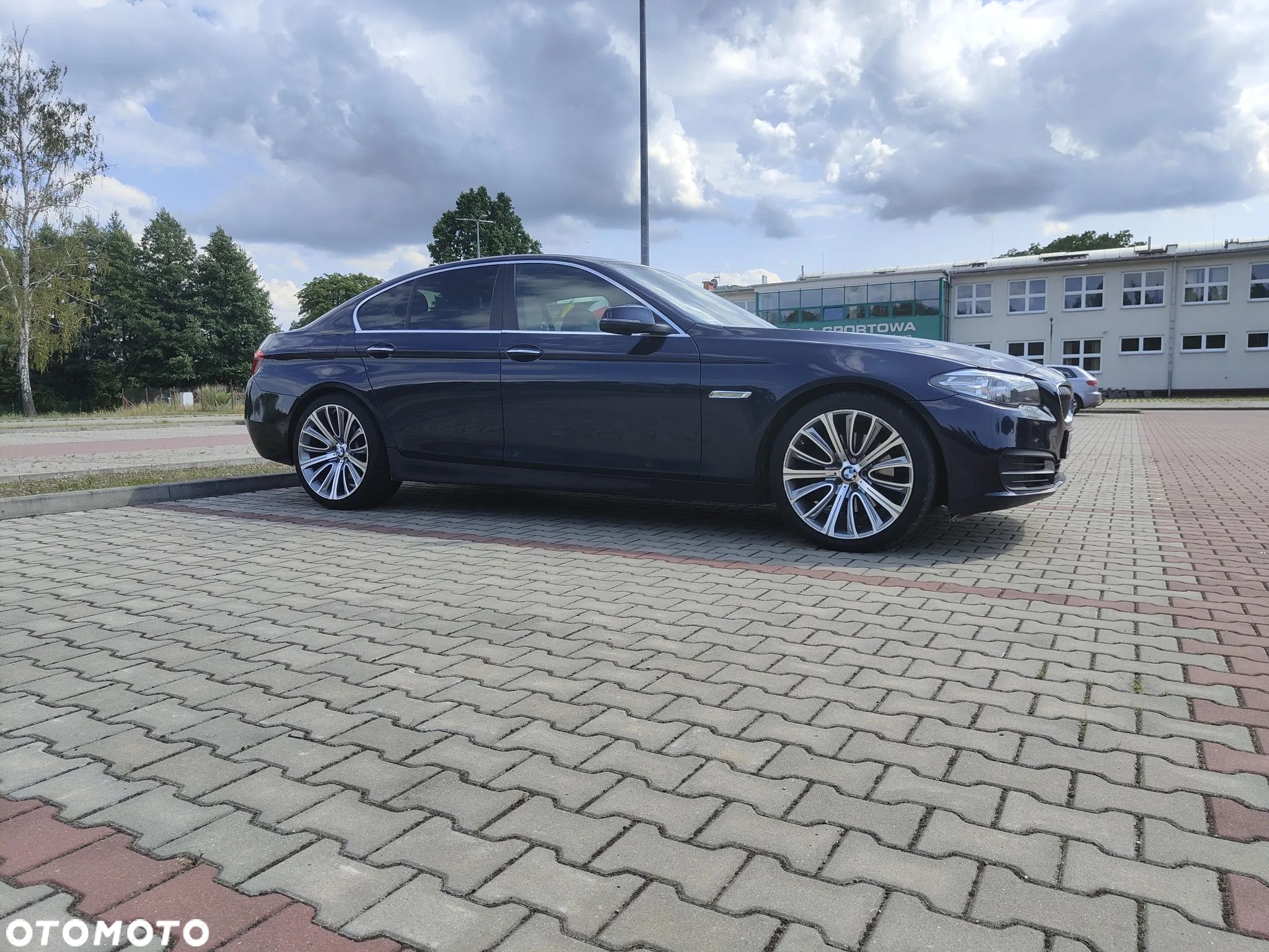 BMW Seria 5 528i xDrive Luxury Line - 1