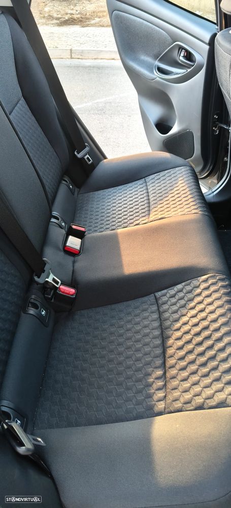 Toyota Yaris 1.5 HDF Exclusive - 12