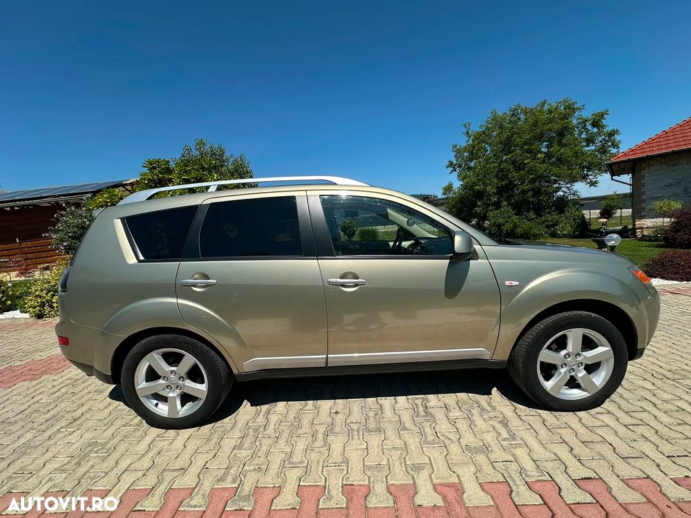 Mitsubishi Outlander 2.0 DI-D Intense - 11