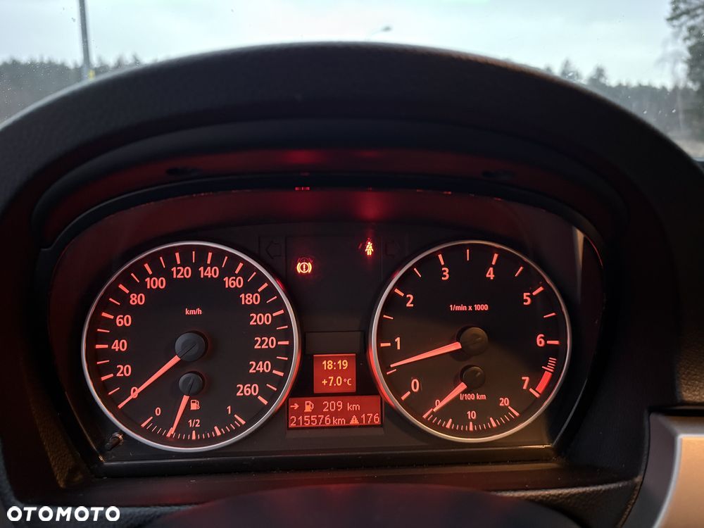 BMW Seria 3 320i - 8