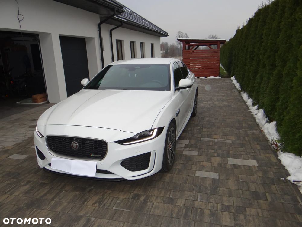 Jaguar XE D200 R-Dynamic S - 1