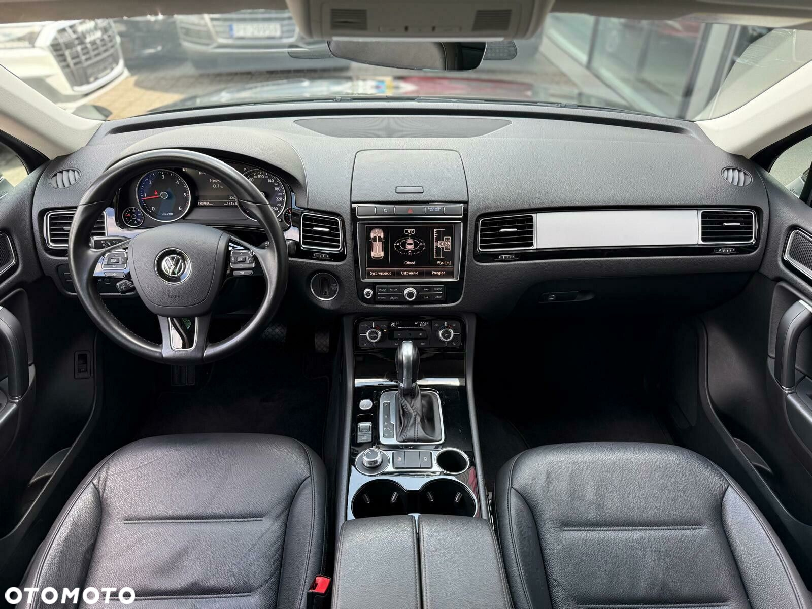 Volkswagen Touareg - 11