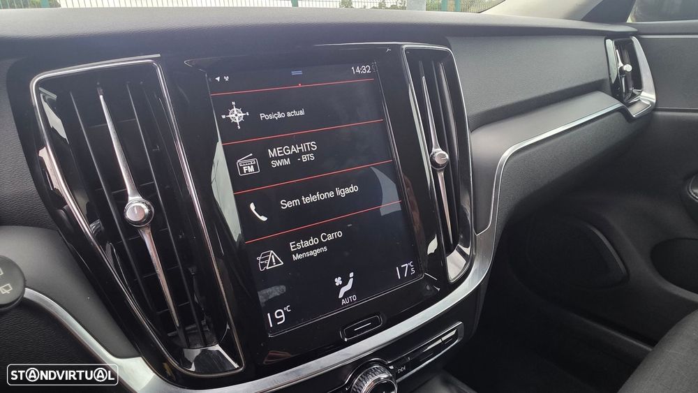 Volvo V60 2.0 D3 Momentum Core - 30