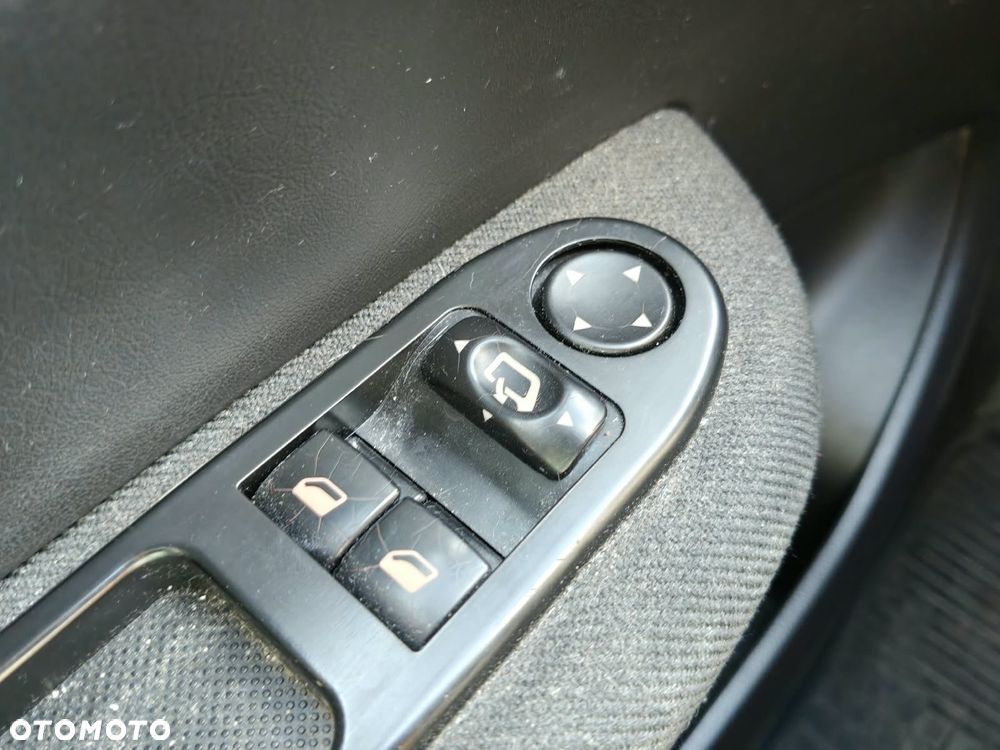 Peugeot 307 110 Quiksilver - 27