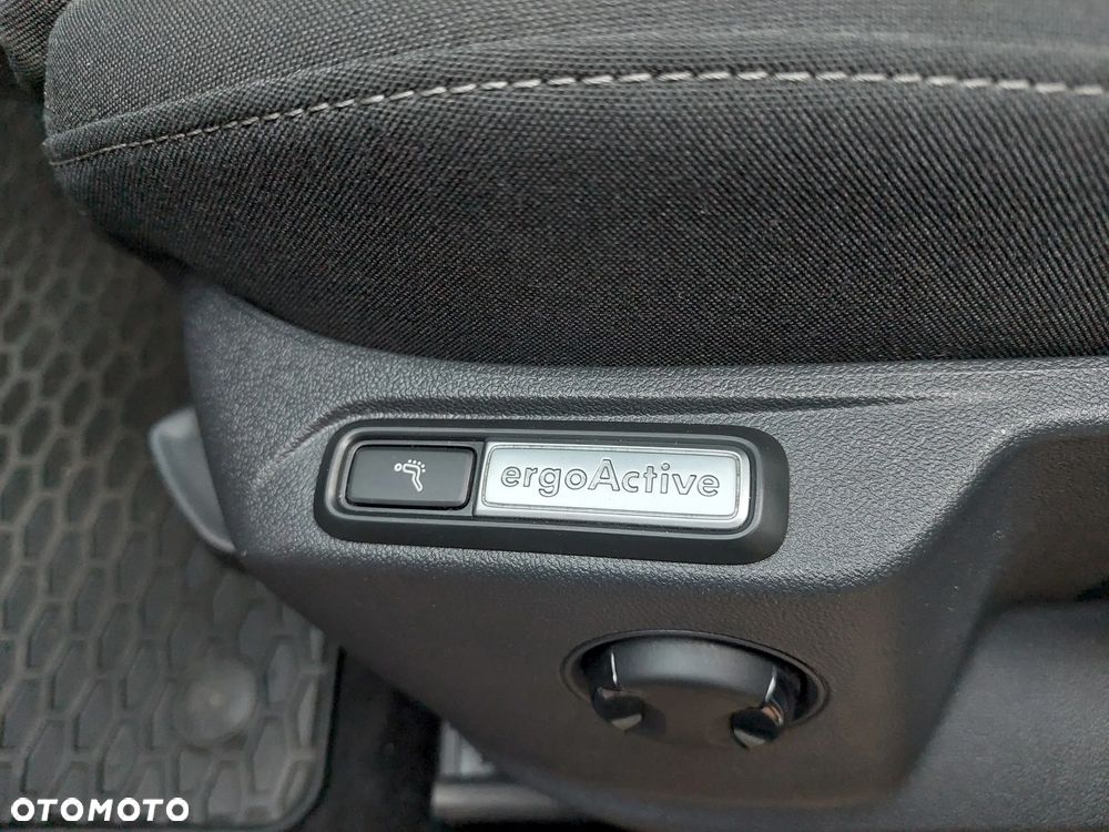 Volkswagen Tiguan - 12