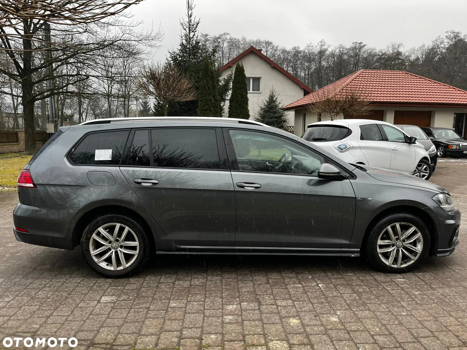 Volkswagen Golf VIII 2.0 TDI R-Line DSG - 2