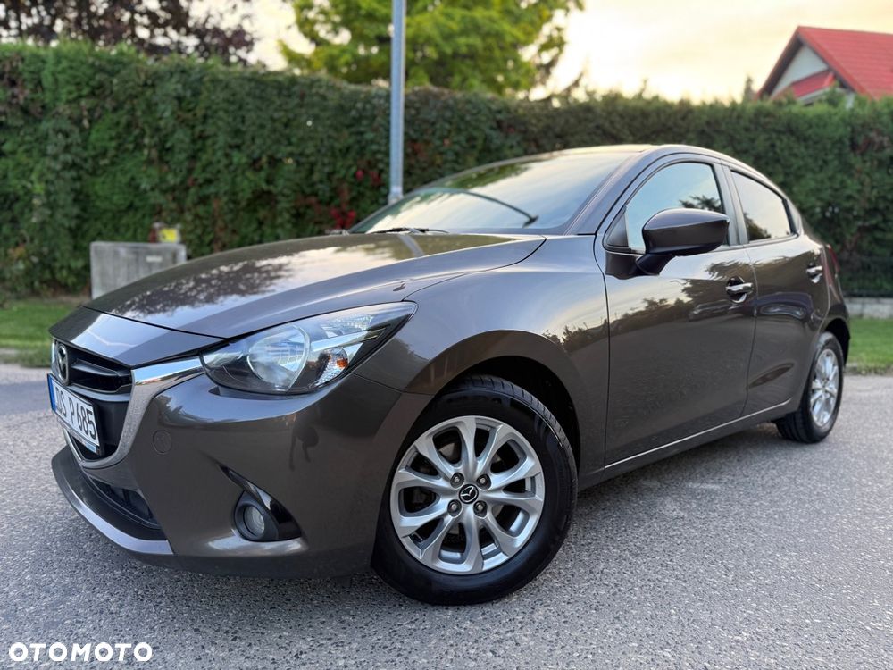 Mazda 2 2016 photo 3