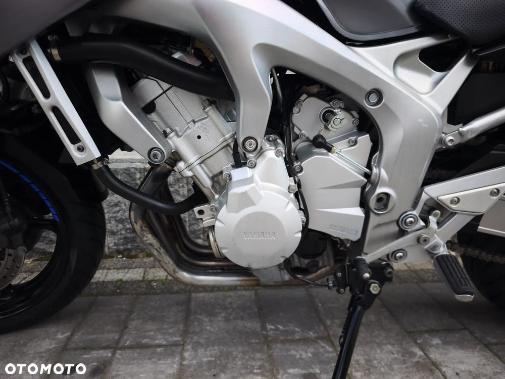 Yamaha FZ6 - 24