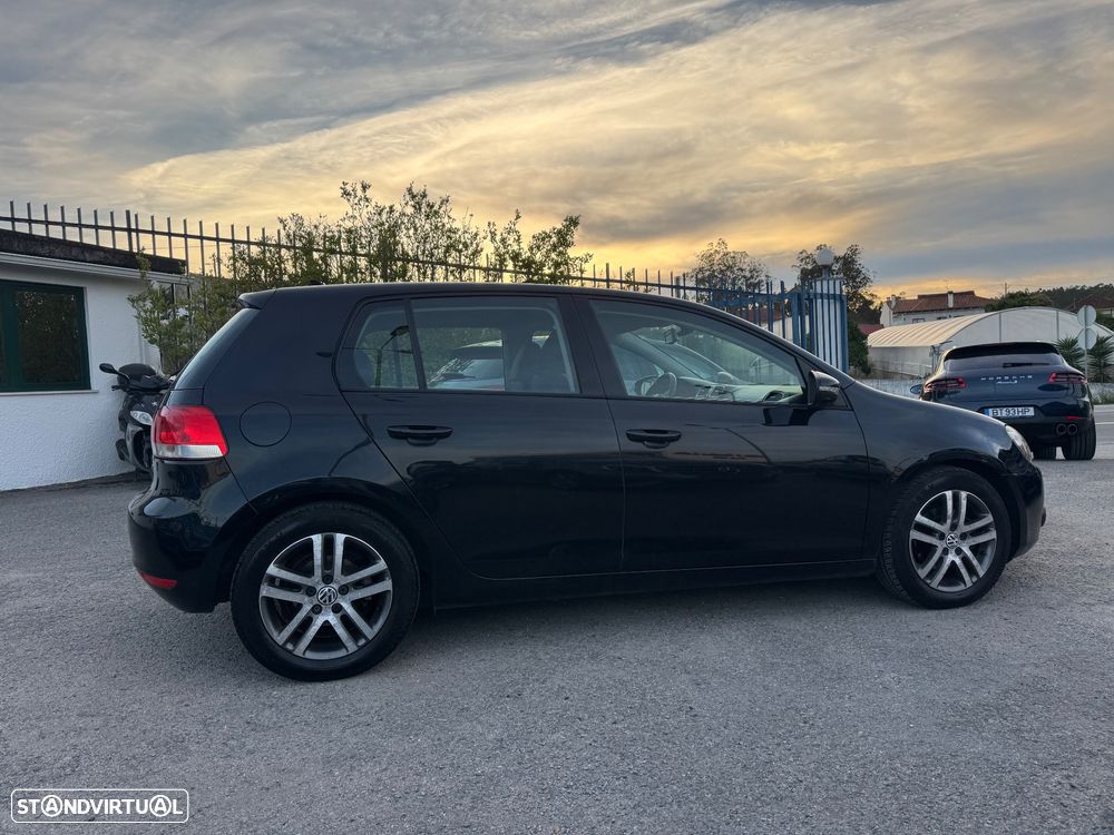 VW Golf 2.0 TDi Confortline - 32