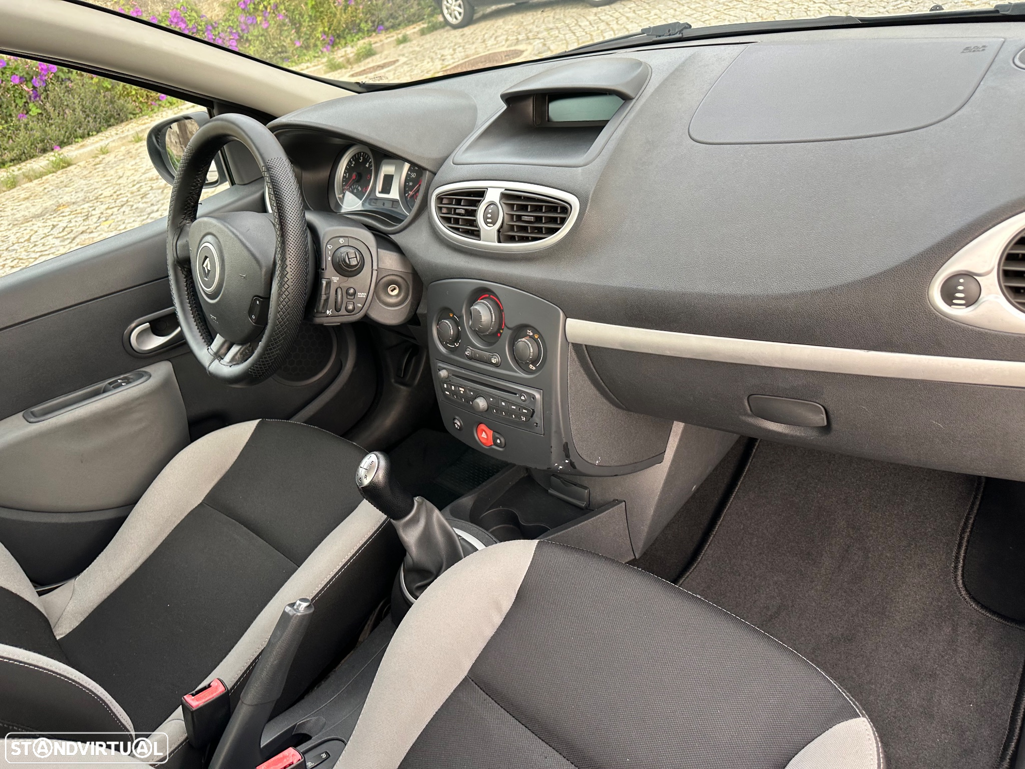 Renault Clio 1.5 dCi 90 FAP Dynamique - 23