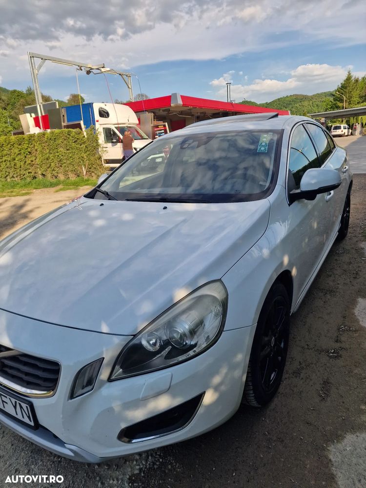 Volvo S60 D5 AWD Geartronic Summum - 1