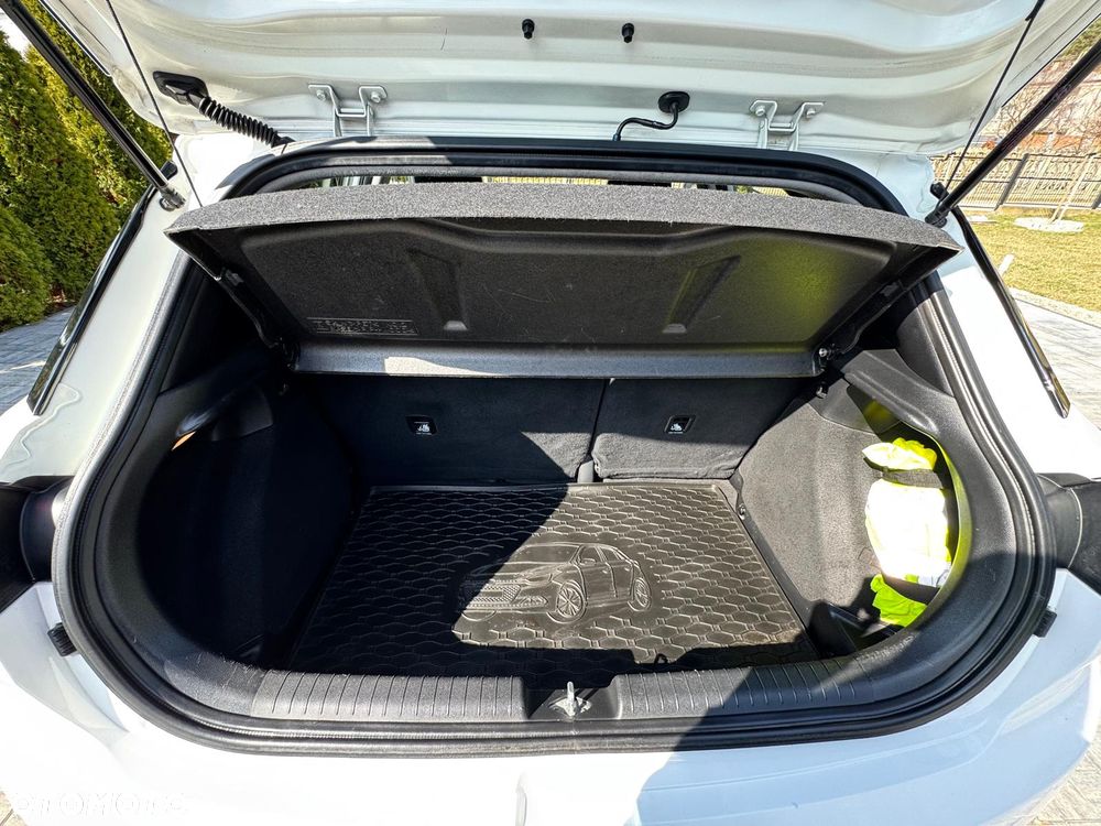 Hyundai i20 blue 1.2 Classic - 11