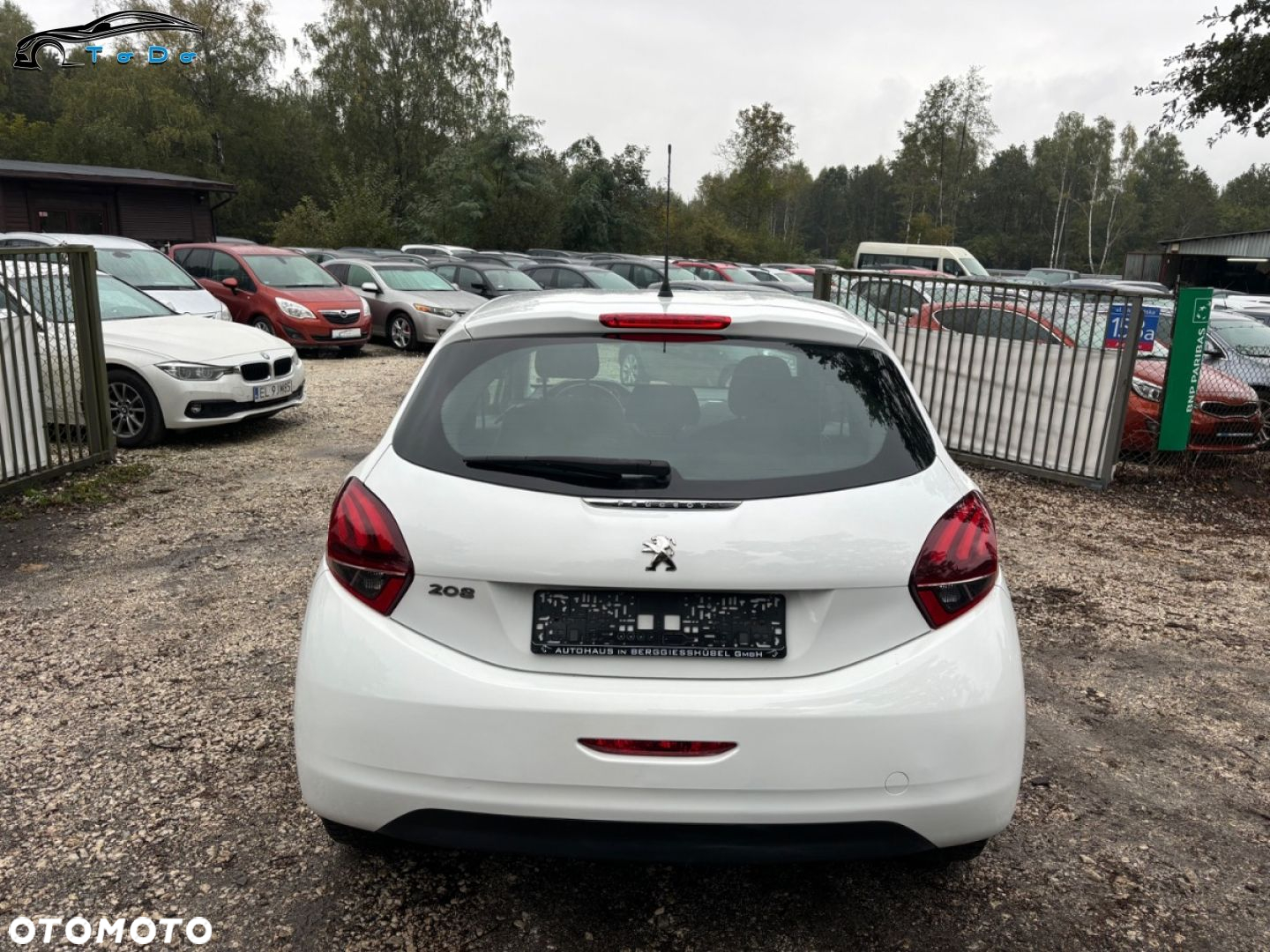 Peugeot 208 - 11